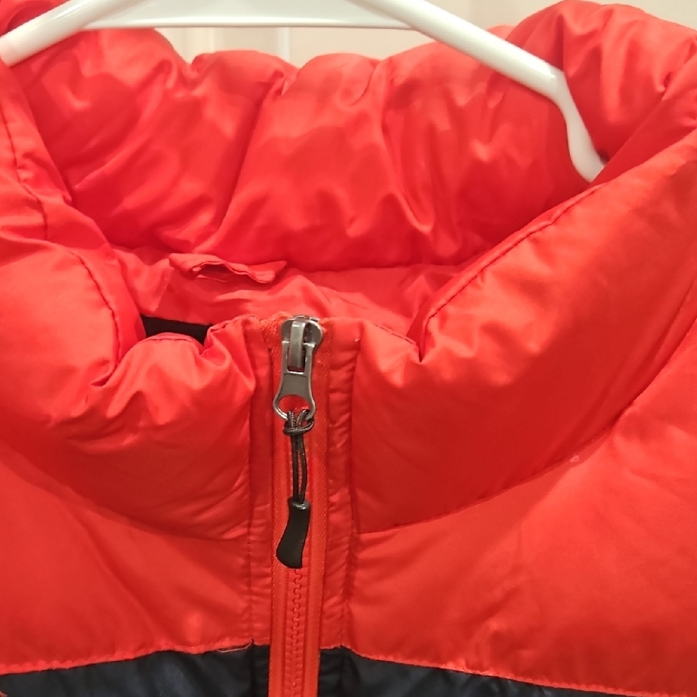 U.S. Polo Assn. Red and Black Men's Puffer Vest - Picture 5 of 7